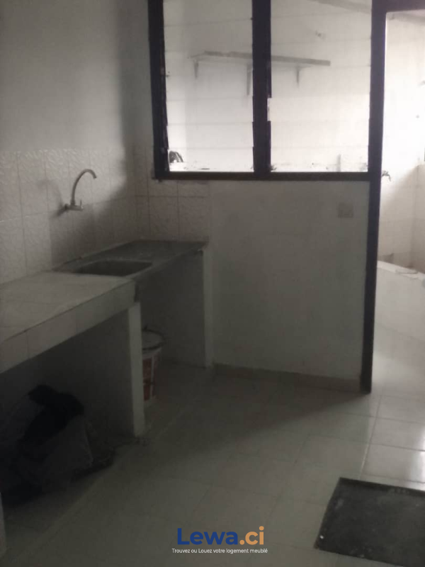 Appartement 2 pièces à vendre à Cocody : 80 millionsFCFA - Demarcho.ci : Appartement à vendre à Cocody. Prix : 80 000 000 FCFA prix de vente.