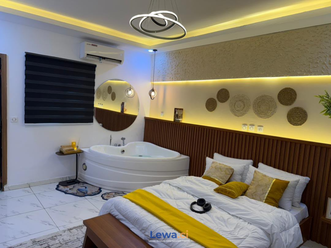 Image principale du bien : Studio meublé avec jacuzzi disponible à koumassi