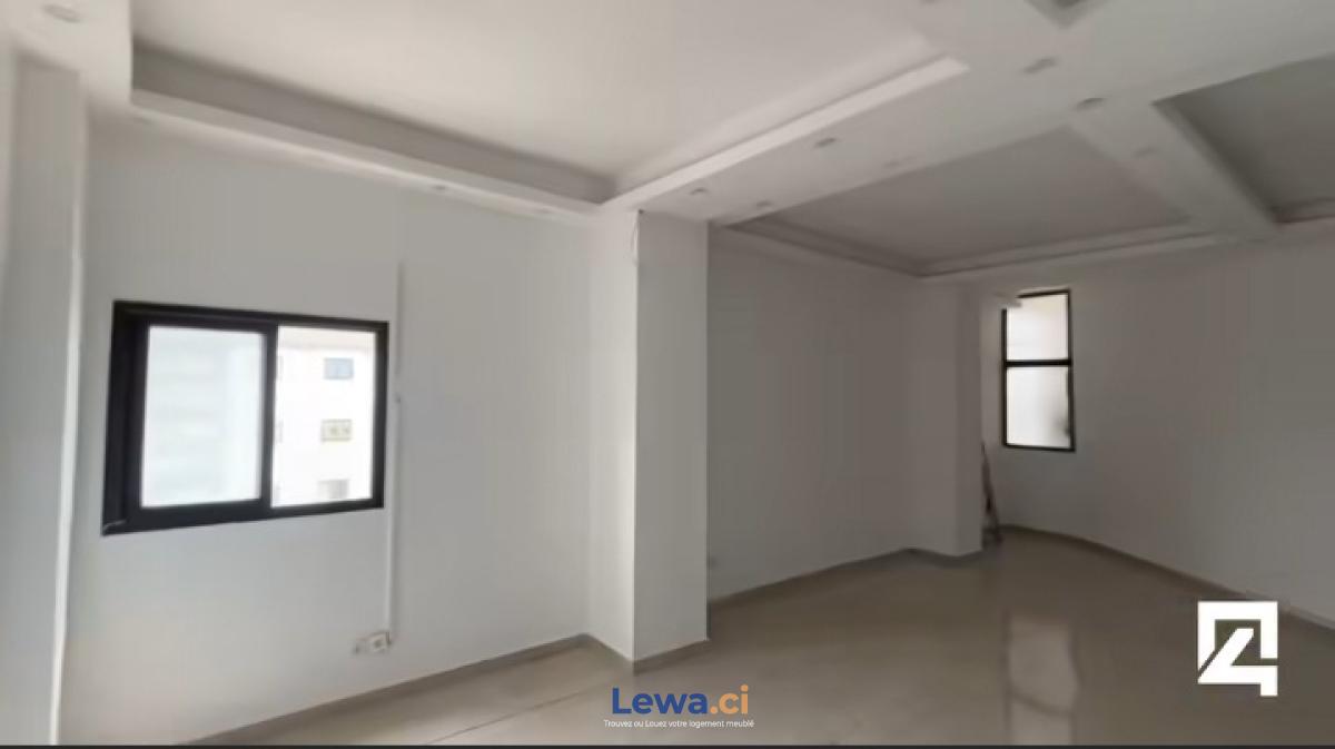 Bureau 2 pièces à louer à Treichville : 300,000 FCFA par mois - Demarcho.ci : Bureau à louer à Treichville. Prix : 300 000 FCFA par mois.