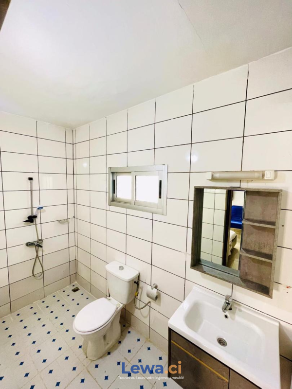 Villa 2 pièces à vendre à Cocody : 280 millionsFCFA - Demarcho.ci : Villa à vendre à Cocody. Prix : 280 000 000 FCFA prix de vente.