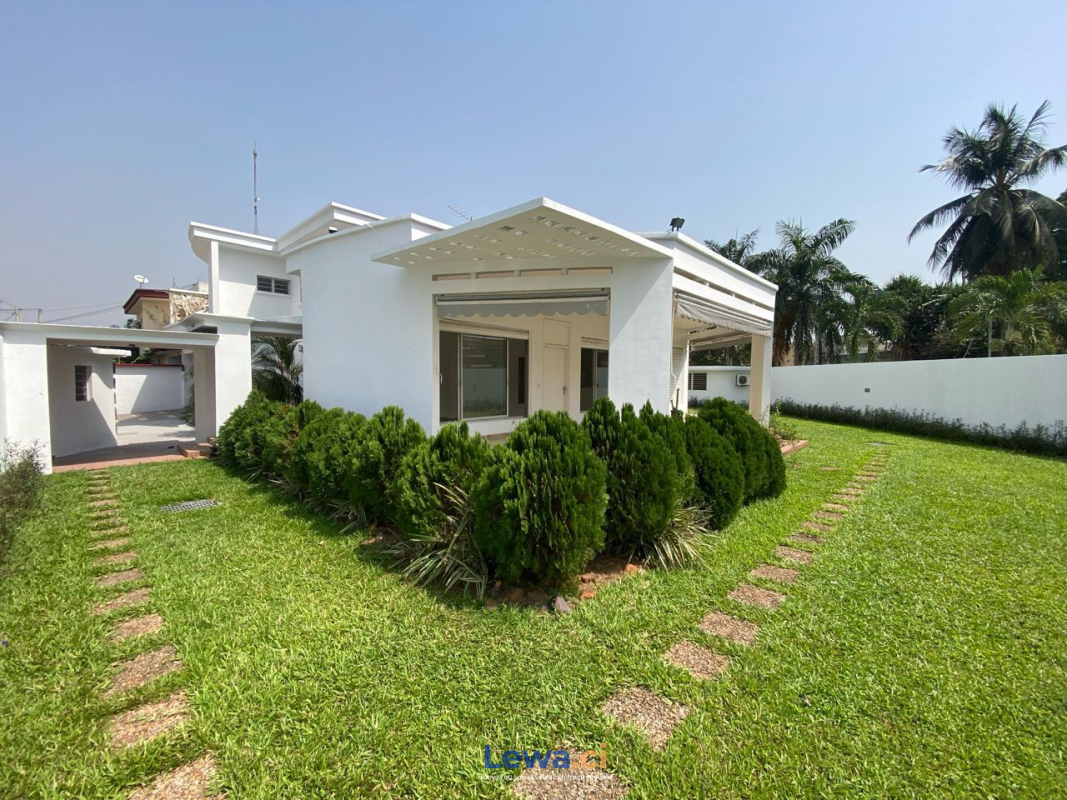 Image principale du bien : Villa duplex à louer