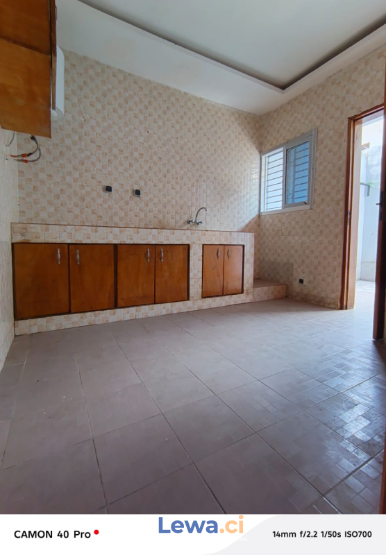 Villa 2 pièces à vendre à Cocody : 90 millionsFCFA - Demarcho.ci : Villa à vendre à Cocody. Prix : 90 000 000 FCFA prix de vente.