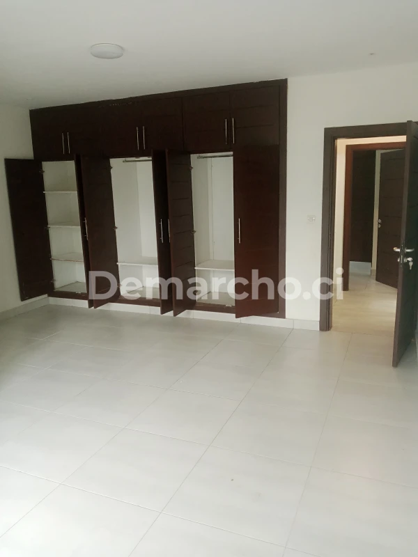 APPARTEMENT DE 3 PIÈCES