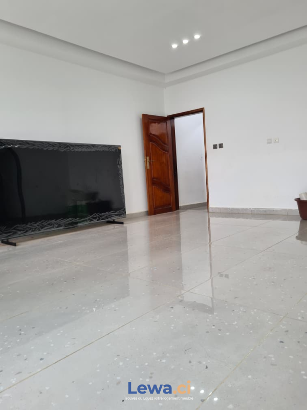 Appartement 2 pièces à louer à Bingerville : 250,000 FCFA par mois - Demarcho.ci : Appartement à louer à Bingerville. Prix : 250 000 FCFA par mois. 2 Chambres; 3 Salles de bains; 95 m².