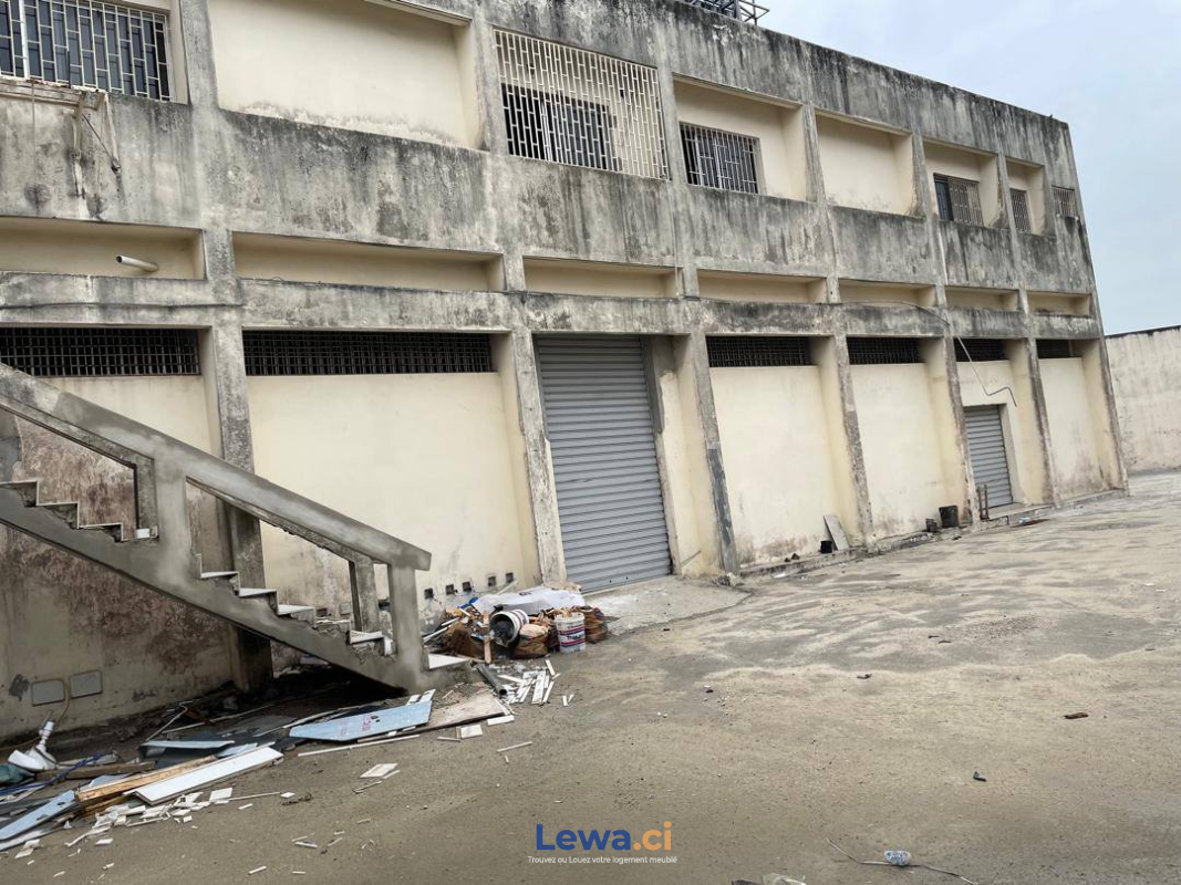 VASTE EBTREPOT EN LOCATION