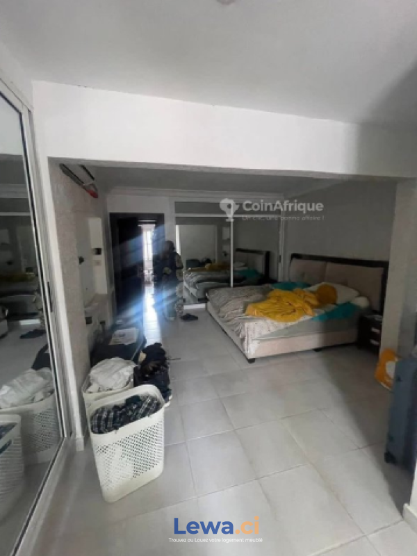 Image principale du bien : A louer a zone 4  un appartement meublé