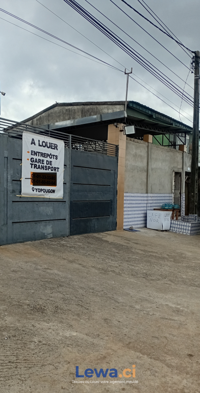 Image principale du bien : Grand local commercial en location