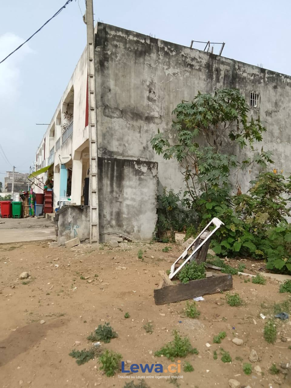 Image principale du bien : TERRAIN COMMERCIAL