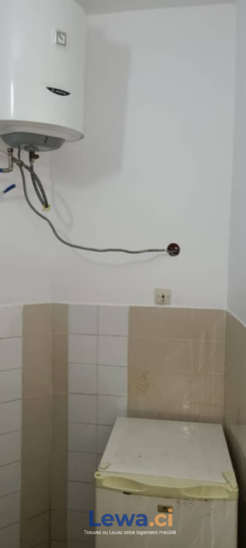 Appartement 1 pièces à louer à Koumassi : 25,000 FCFA par mois - Demarcho.ci : Appartement à louer à Koumassi. Prix : 25 000 FCFA prix de vente. 1 Chambre; 1 Salle de bain; 110 m².