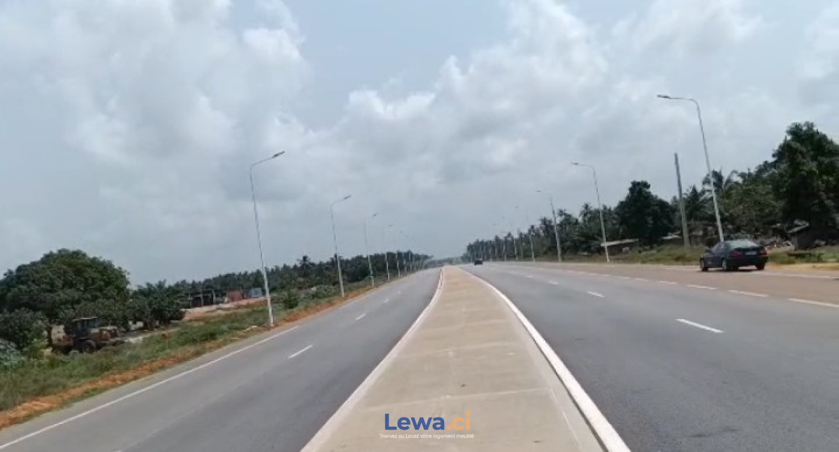 Image principale du bien : 1 hectare à Mohame nouvelle autoroute d'ASSINIE