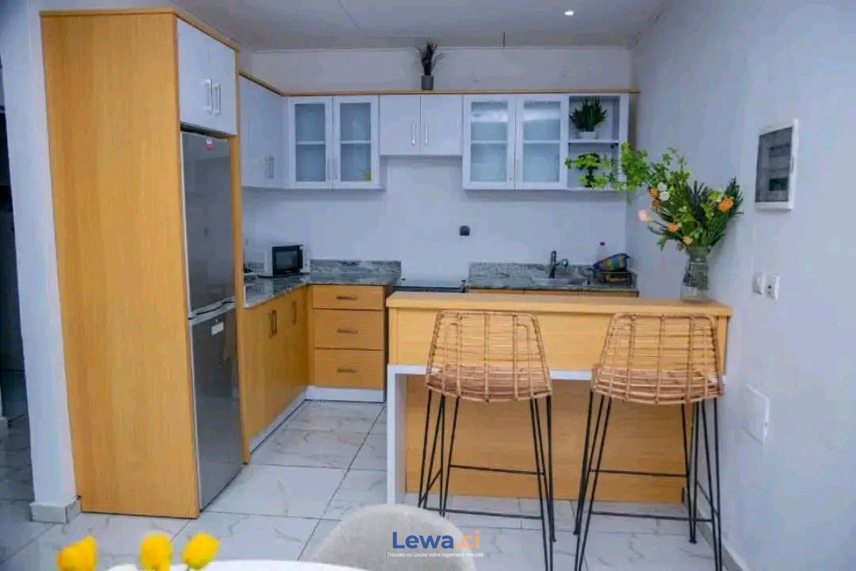 Villa 2 pièces à louer à Cocody : 75,000 FCFA par mois - Demarcho.ci : Villa à louer à Cocody. Prix : 75 000 FCFA prix de vente. 2 Chambres; 3 Salles de bains; 200 m².