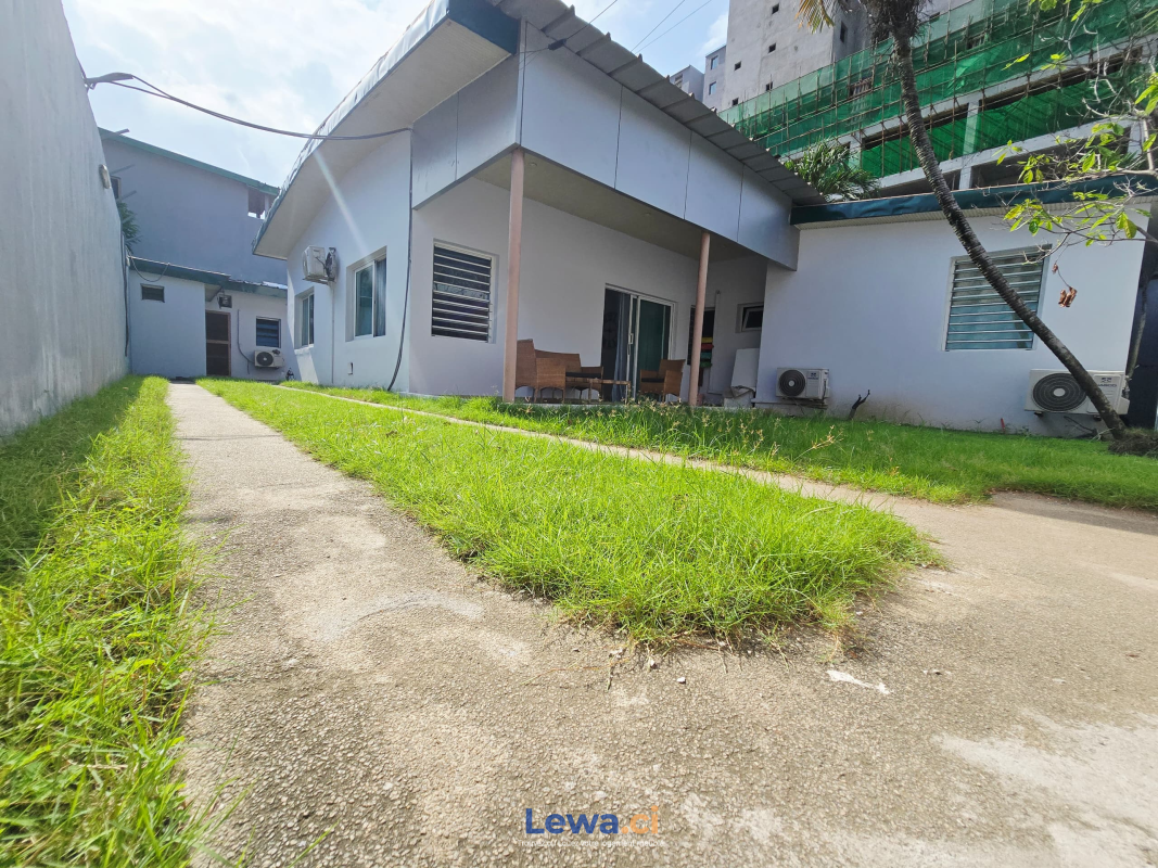 Image principale du bien : Villa Meublée Marcory zone 4