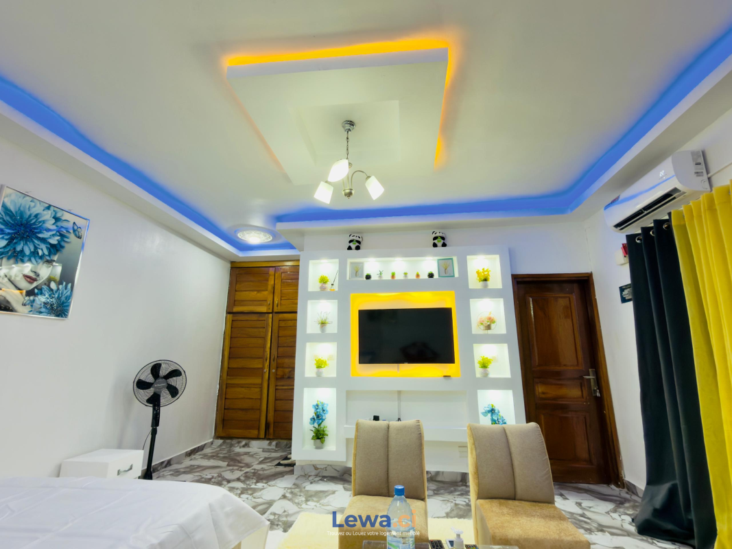 Image principale du bien : Cocody CGK angré studio meublé standing