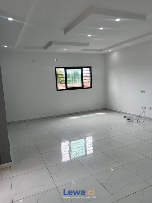 Appartement 2 pièces à louer à Bingerville : 210,000 FCFA par mois - Demarcho.ci : Appartement à louer à Bingerville. Prix : 210 000 FCFA par mois. 2 Chambres; 3 Salles de bains; 85 m².