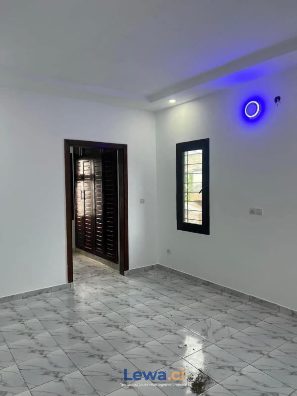 Appartement 1 pièces à louer à Bingerville : 160,000 FCFA par mois - Demarcho.ci : Appartement à louer à Bingerville. Prix : 160 000 FCFA par mois. 1 Chambre; 2 Salles de bains; 70 m².
