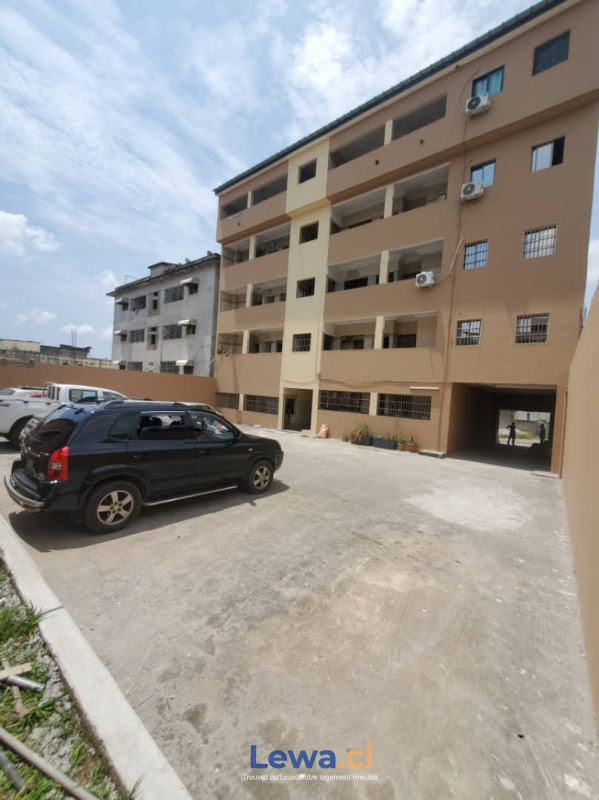 Immeuble 2 pièces à vendre à Cocody : 580 millionsFCFA - Demarcho.ci : Immeuble à vendre à Cocody. Prix : 580 000 000 FCFA prix de vente.