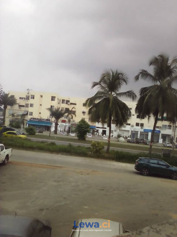 Appartement 2 pièces à vendre à Cocody : 80 millionsFCFA - Demarcho.ci : Appartement à vendre à Cocody. Prix : 80 000 000 FCFA prix de vente.