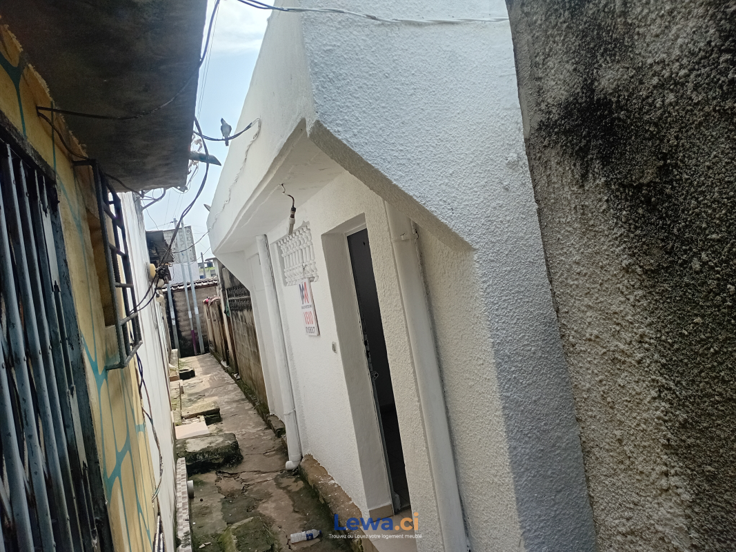 Image principale du bien : Yopougon palais de justice/Sogefia