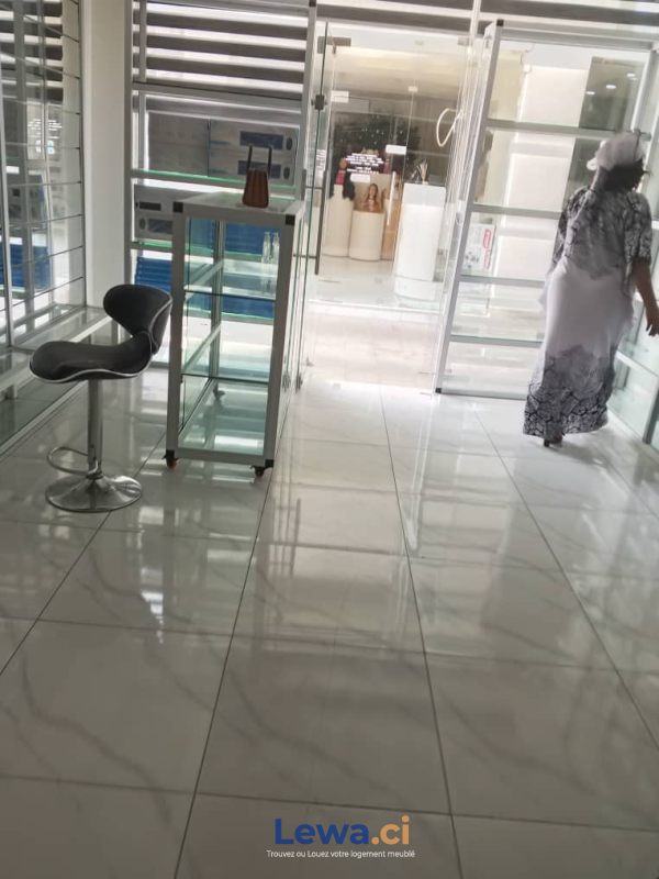 Image principale du bien : Magasin à louer